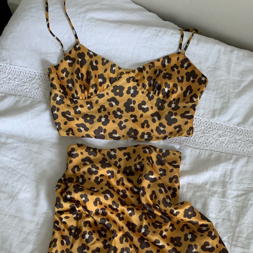 Urban cheetah top